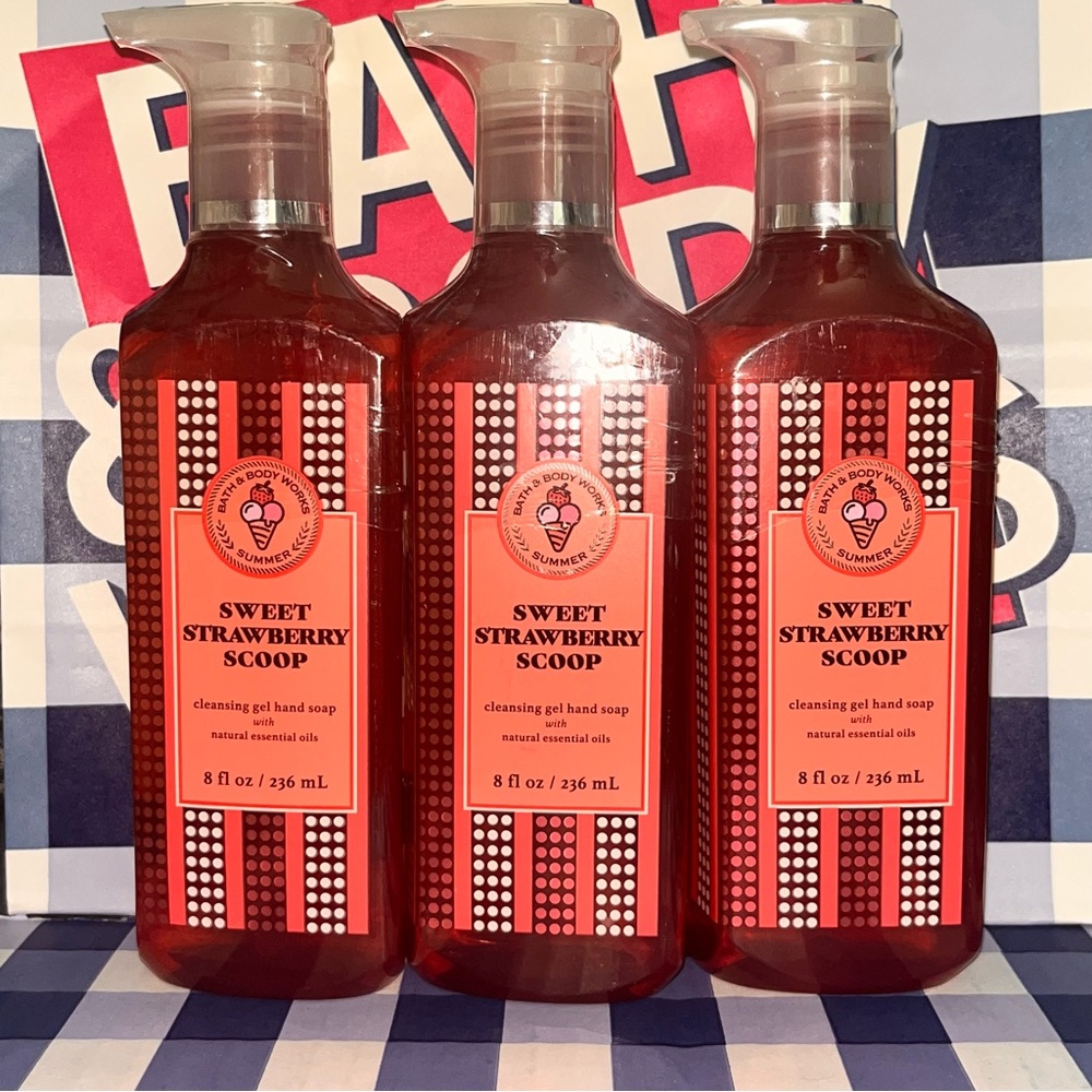 New Sweet Strawberry Scoop Cleansing Gel Hand Soap Set of 3 Bath & Body Works
